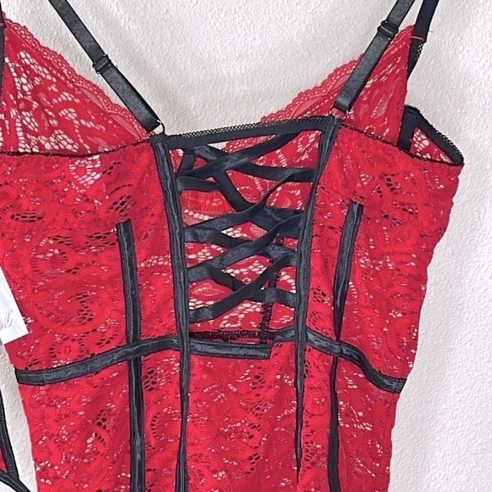 Dreamgirl Ruby Red Lace Underwire Bustier Corset Chemise Garter Strap Size Small